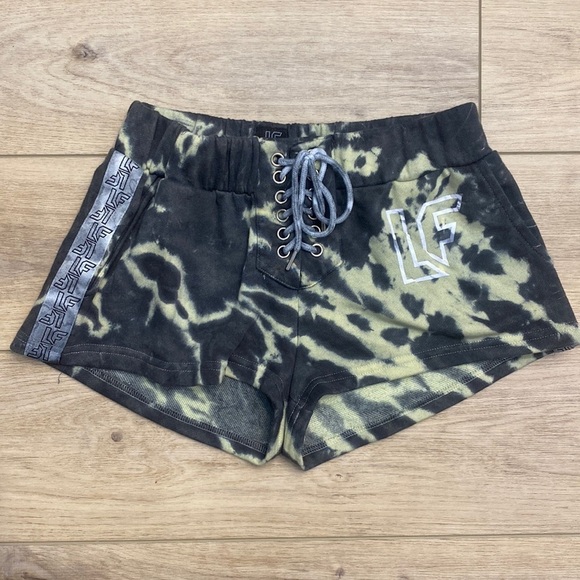 LF | Tracker | Lace Up Gym Sweat Shorts - Picture 2 of 15